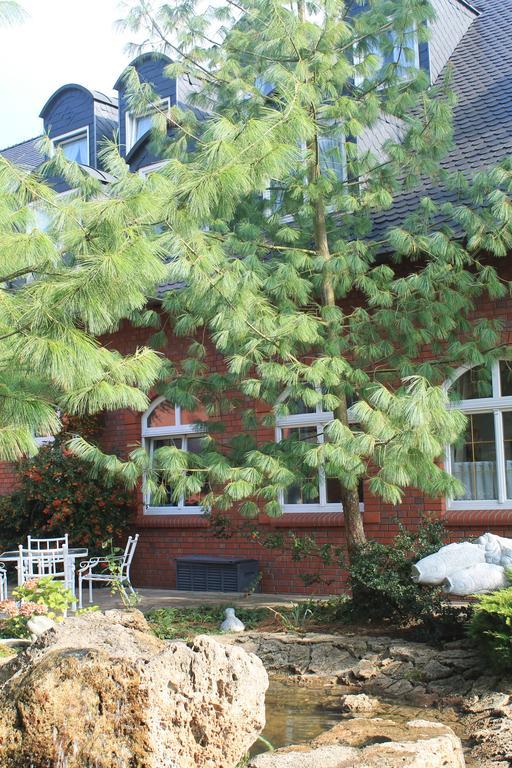 Hotel Und Restaurant Waldschloesschen Crivitz Экстерьер фото