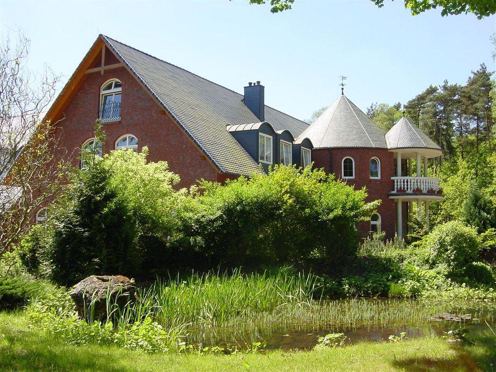 Hotel Und Restaurant Waldschloesschen Crivitz Экстерьер фото