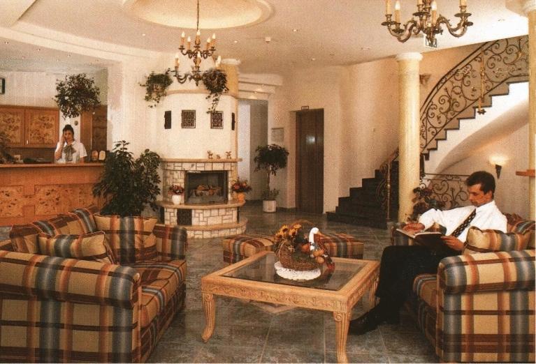 Hotel Und Restaurant Waldschloesschen Crivitz Экстерьер фото